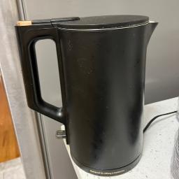 black electric kettle